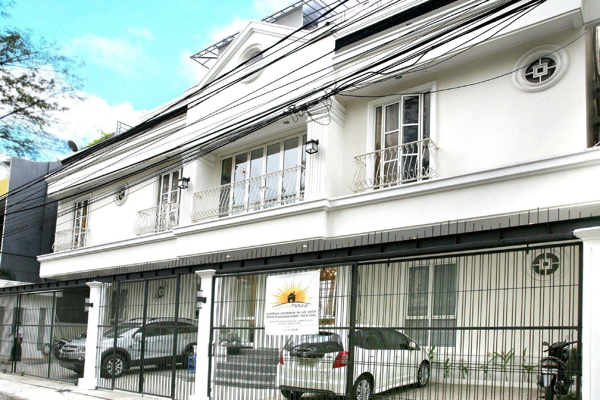 Sun Rise House Hotel Jakarta Exterior photo